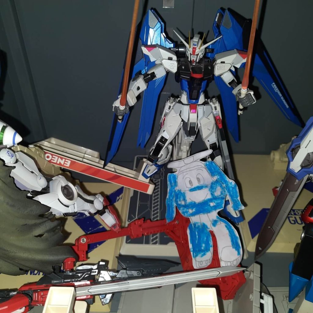 Gambar mainan Bandai Metal Build Freedom Gundam biru putih